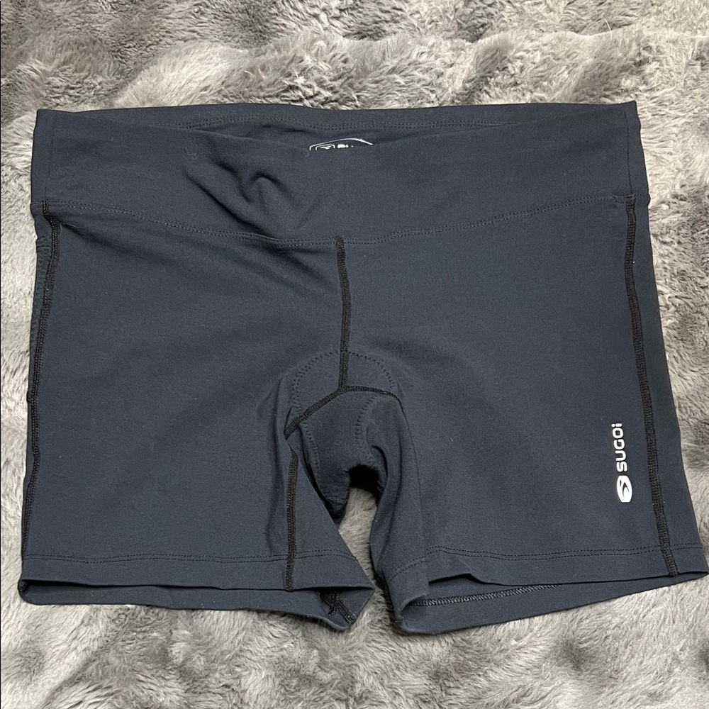 Sugoi Lightly Padded Cycling  Shorts. Size Large.